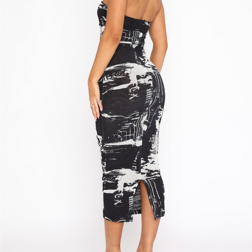 M/US6 white fox boutique midi dress — graphic pattern print - Picture 5 of 6